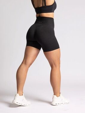 P’tula Barepro 6” Short — Black, Small